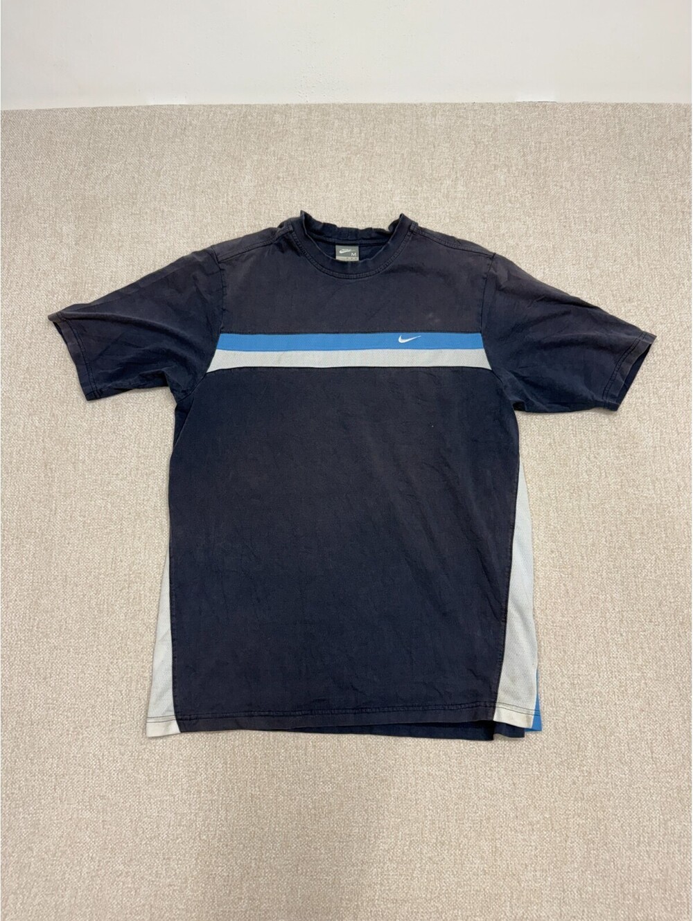 Vintage Y2K Nike Mens Medium Navy Blue Embroidered Swoosh Chest Stripe T Shirt